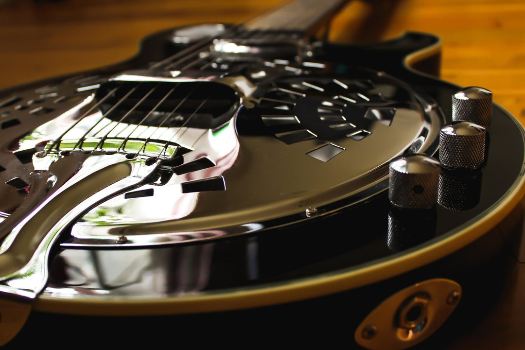 Need a Mirror Like Shine? Hereâs How to Use a Polishing Compound Stick - LINE10 Tools