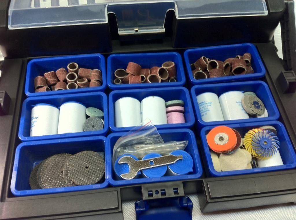 Kit de accesorios para herramientas rotativas de 500 piezas en caja de herramientas voladiza